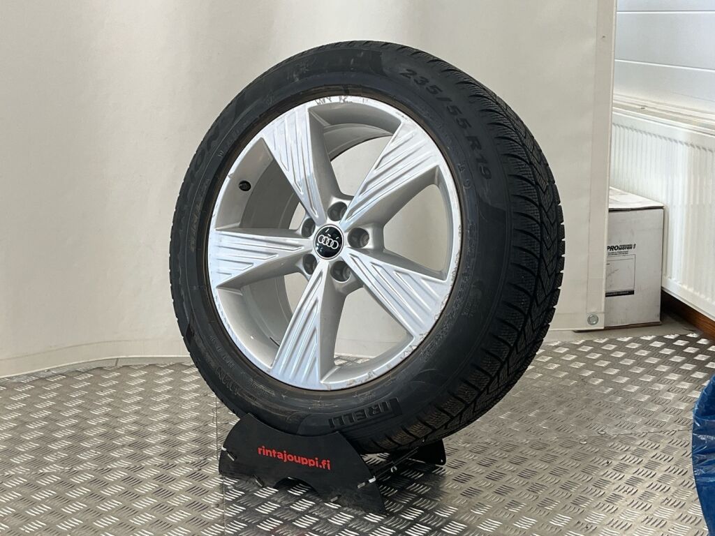 Audi Q4 e-tron 2023 Valkoinen