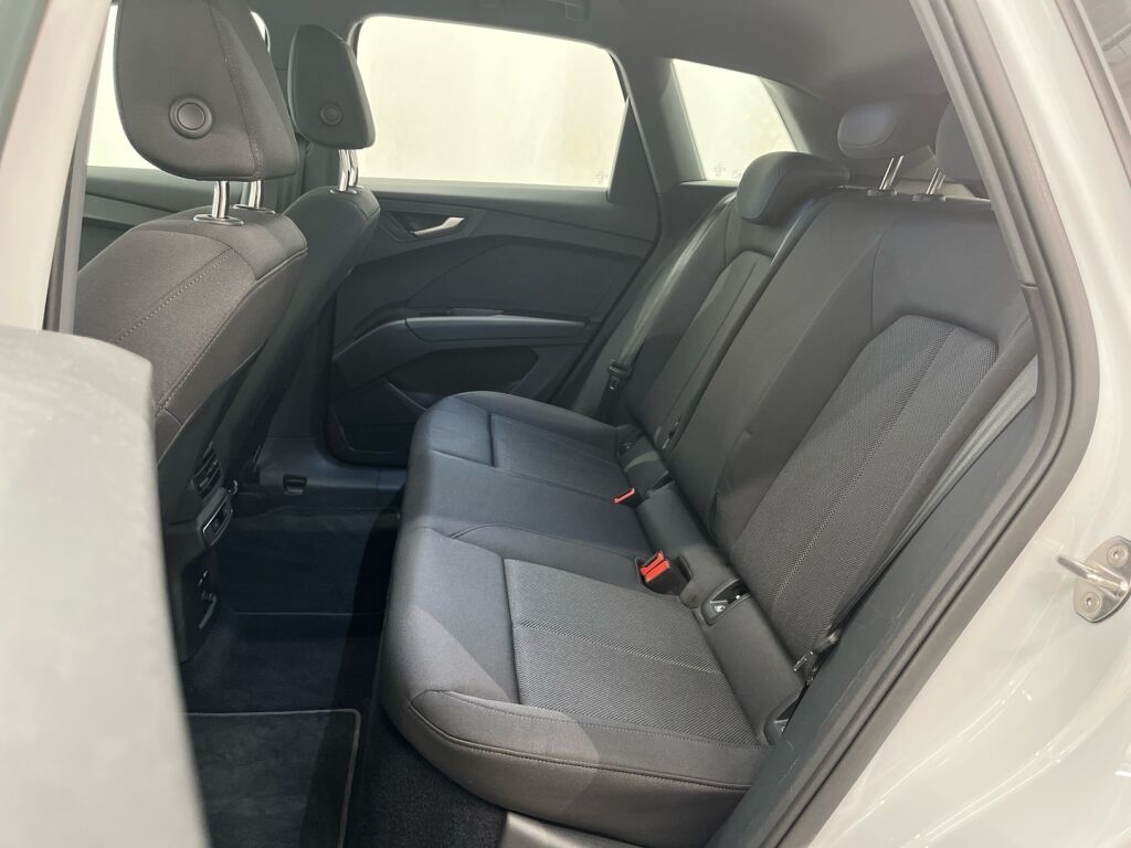 Audi Q4 e-tron 2023 Valkoinen