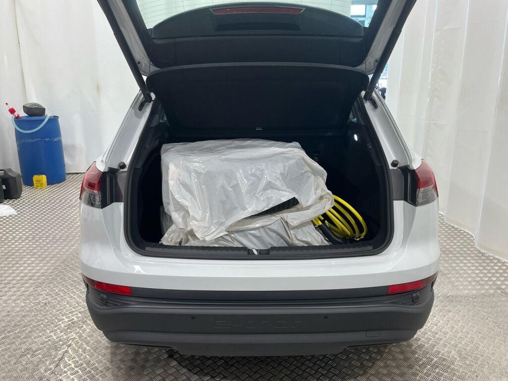Audi Q4 e-tron 2023 Valkoinen