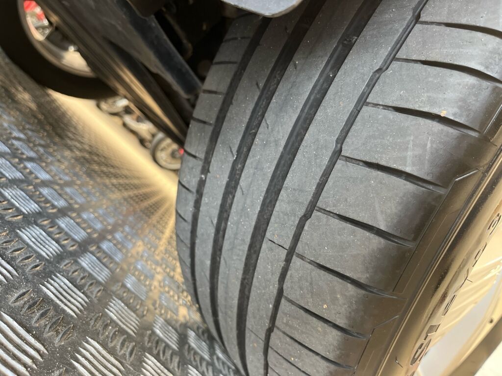 Audi Q4 e-tron 2023 Valkoinen