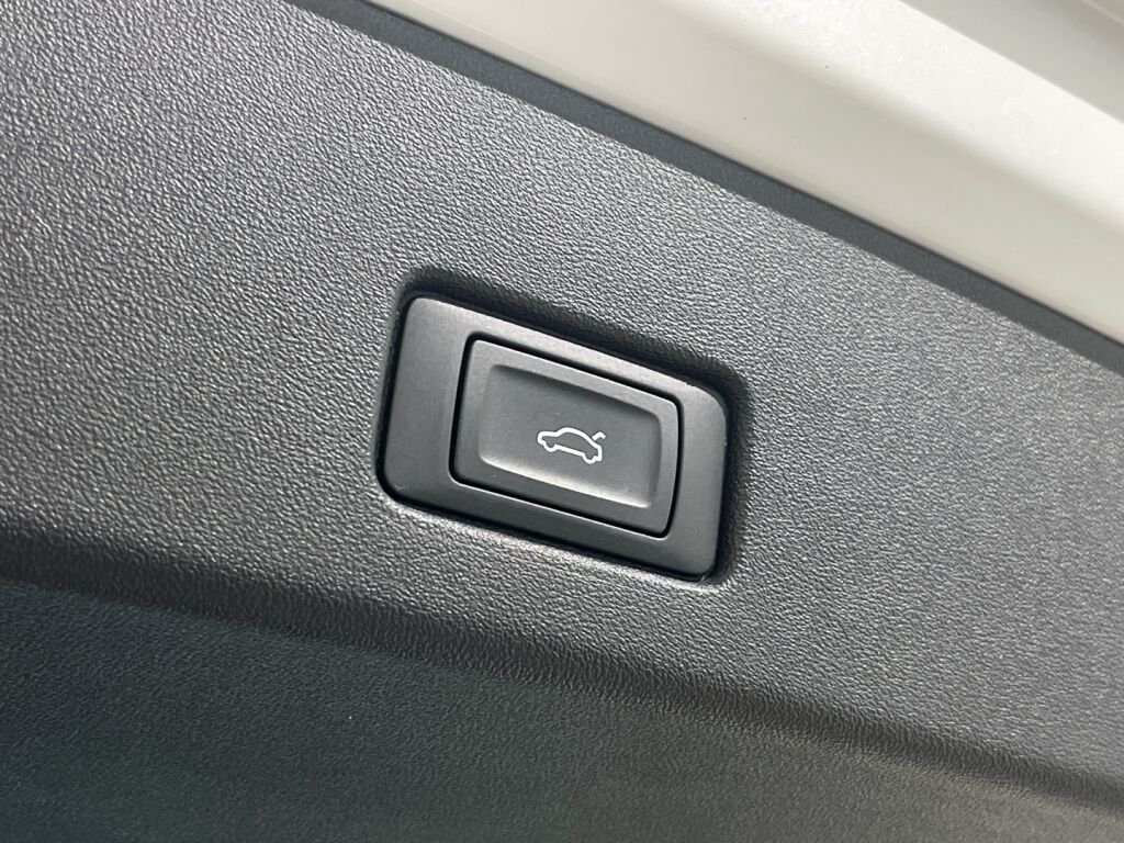 Audi Q4 e-tron 2023 Valkoinen