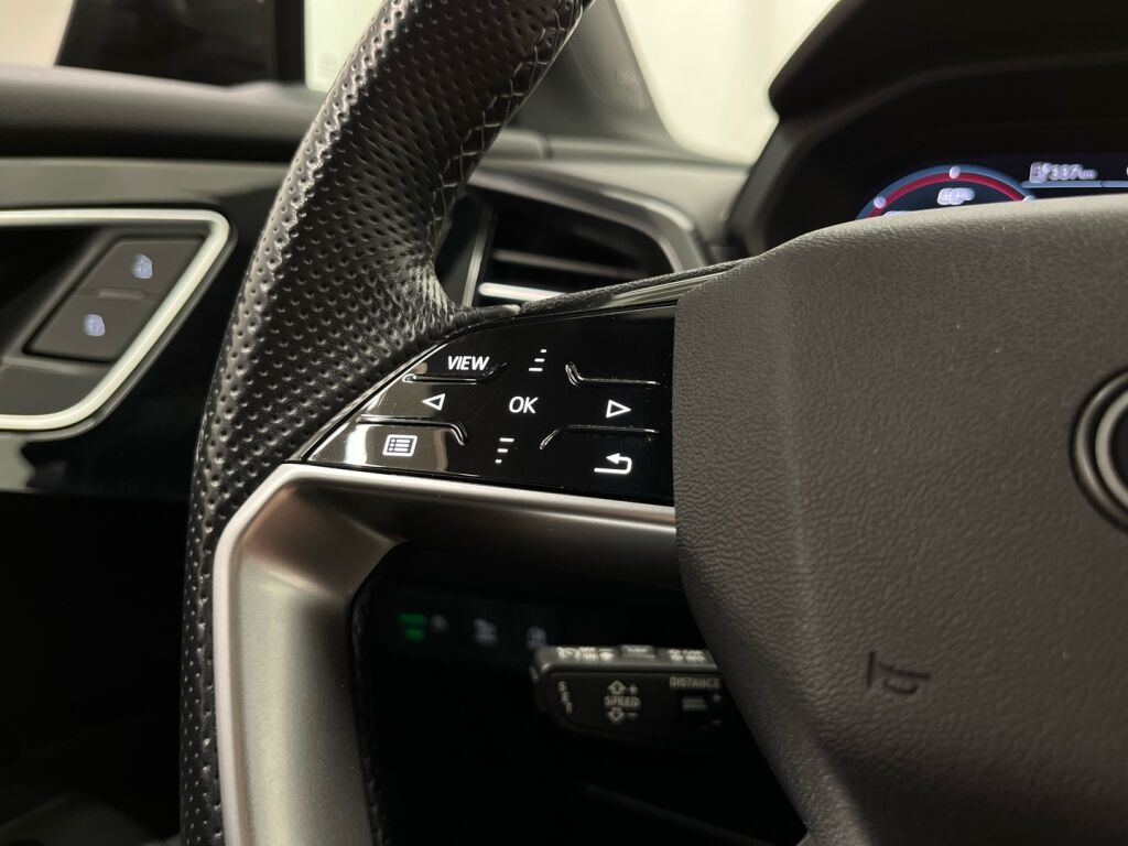 Audi Q4 e-tron 2022 Musta