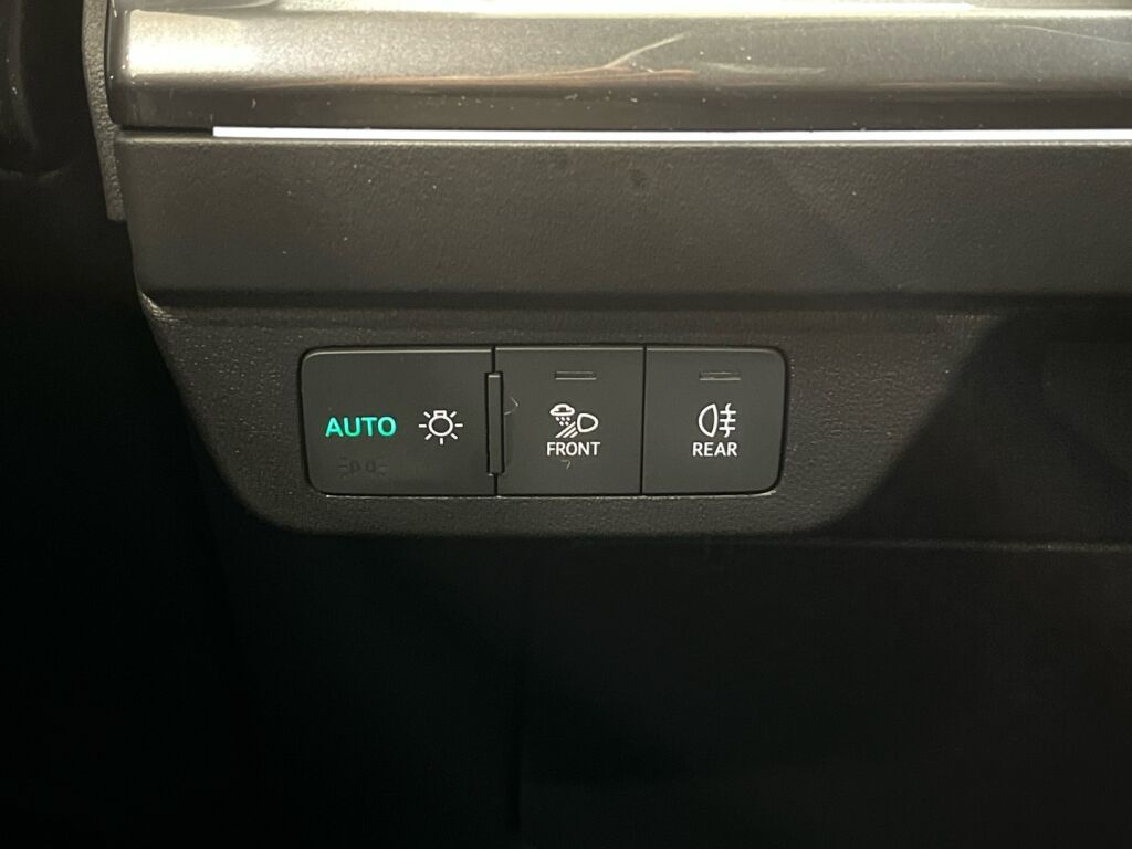 Audi Q4 e-tron 2022 Musta