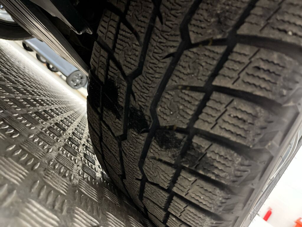 Audi Q4 e-tron 2022 Musta