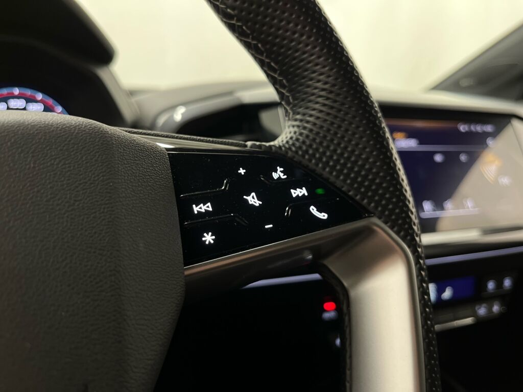 Audi Q4 e-tron 2022 Musta