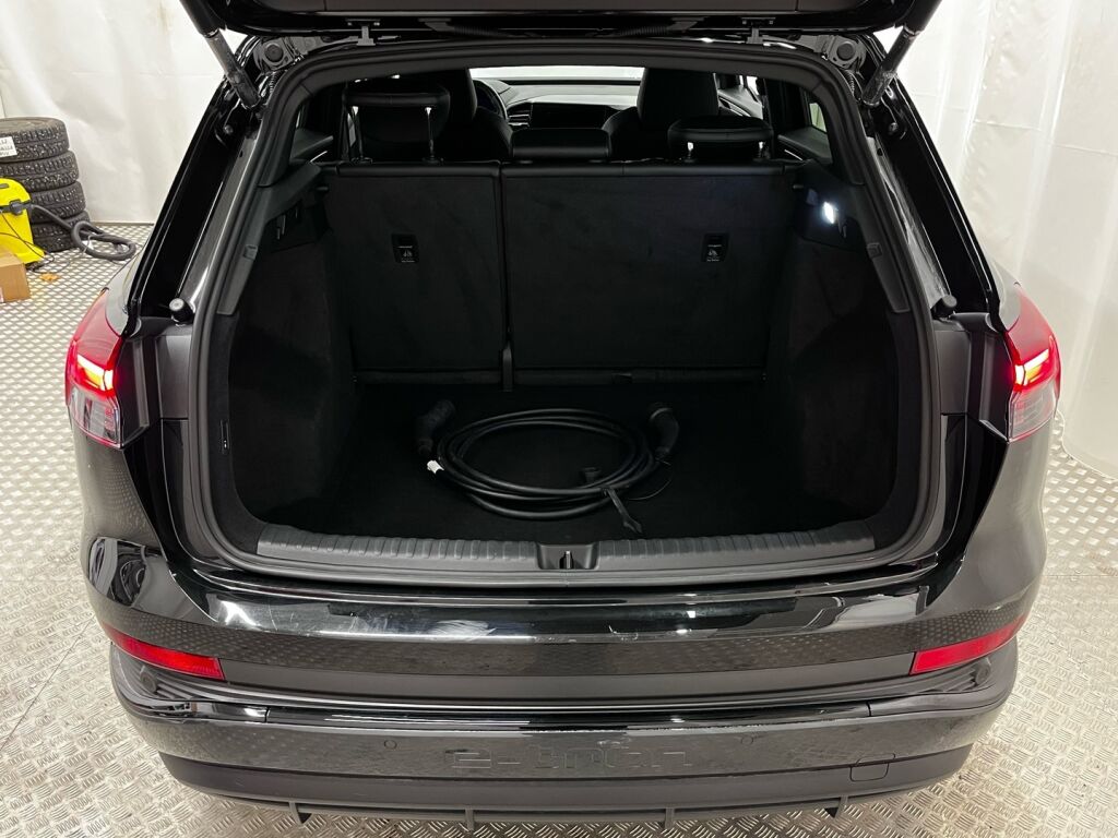 Audi Q4 e-tron 2022 Musta