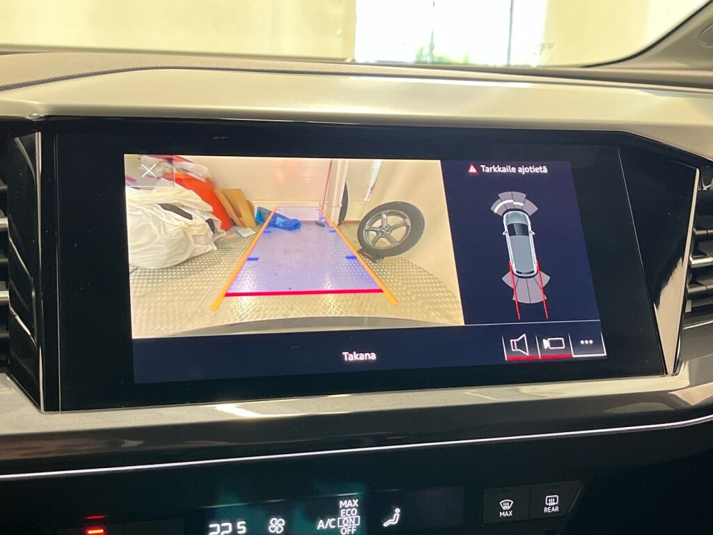 Audi Q4 e-tron 2022 Musta