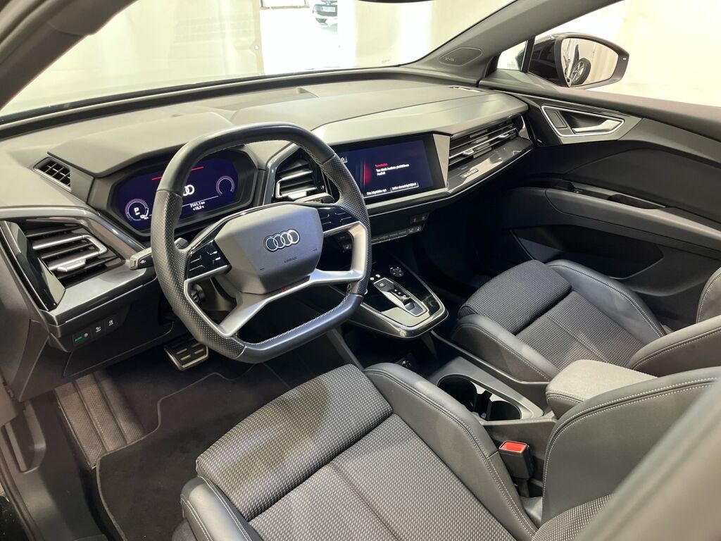Audi Q4 e-tron 2022 Musta