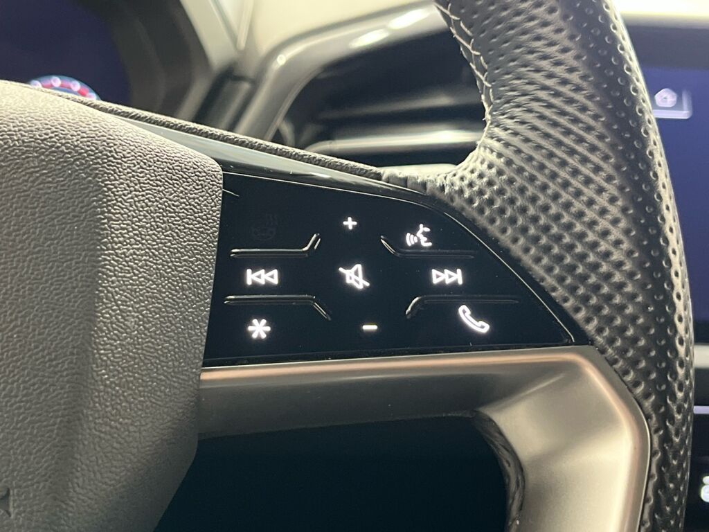 Audi Q4 e-tron 2022 Musta