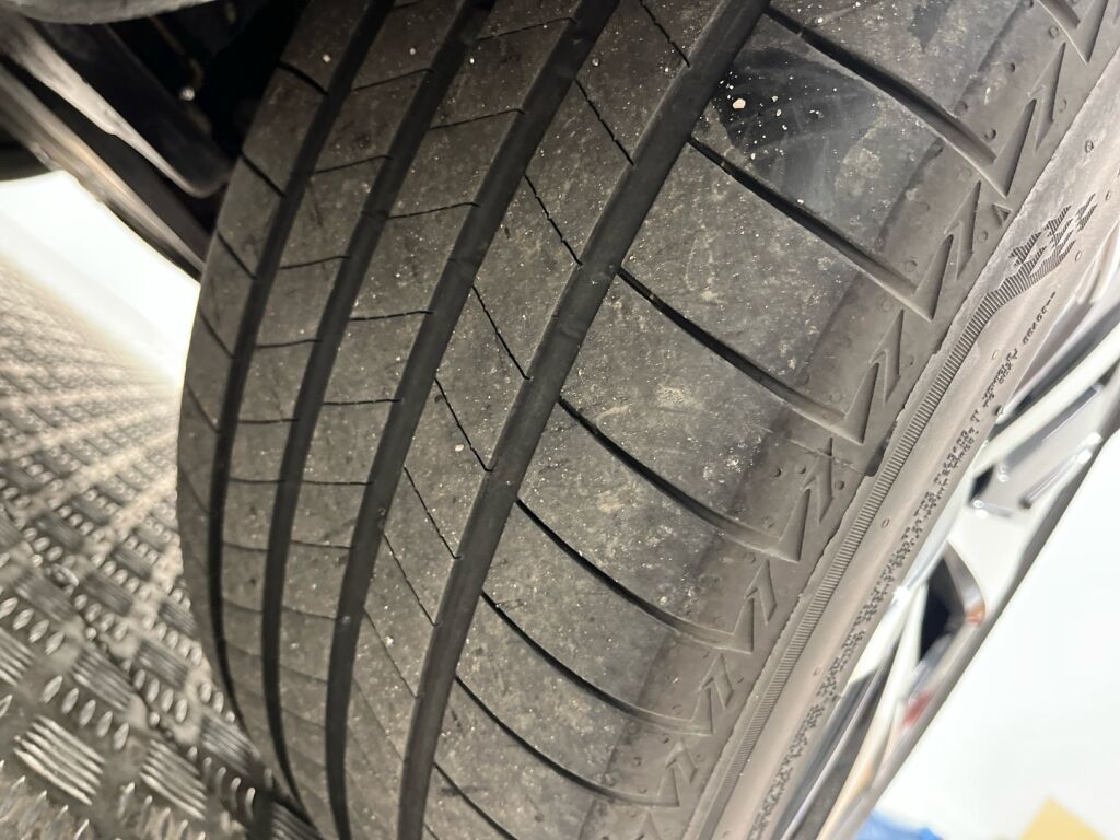 Volkswagen ID.4 2024 Valkoinen