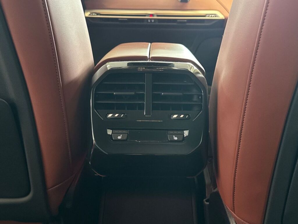 BMW iX 2022 Harmaa