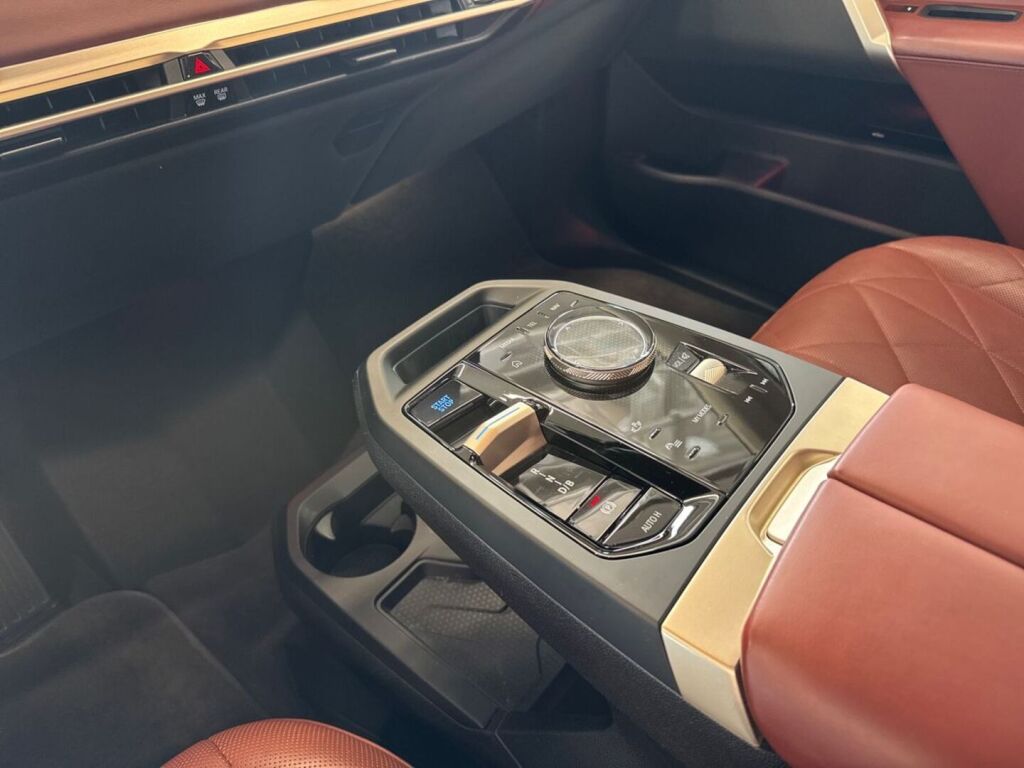 BMW iX 2022 Harmaa