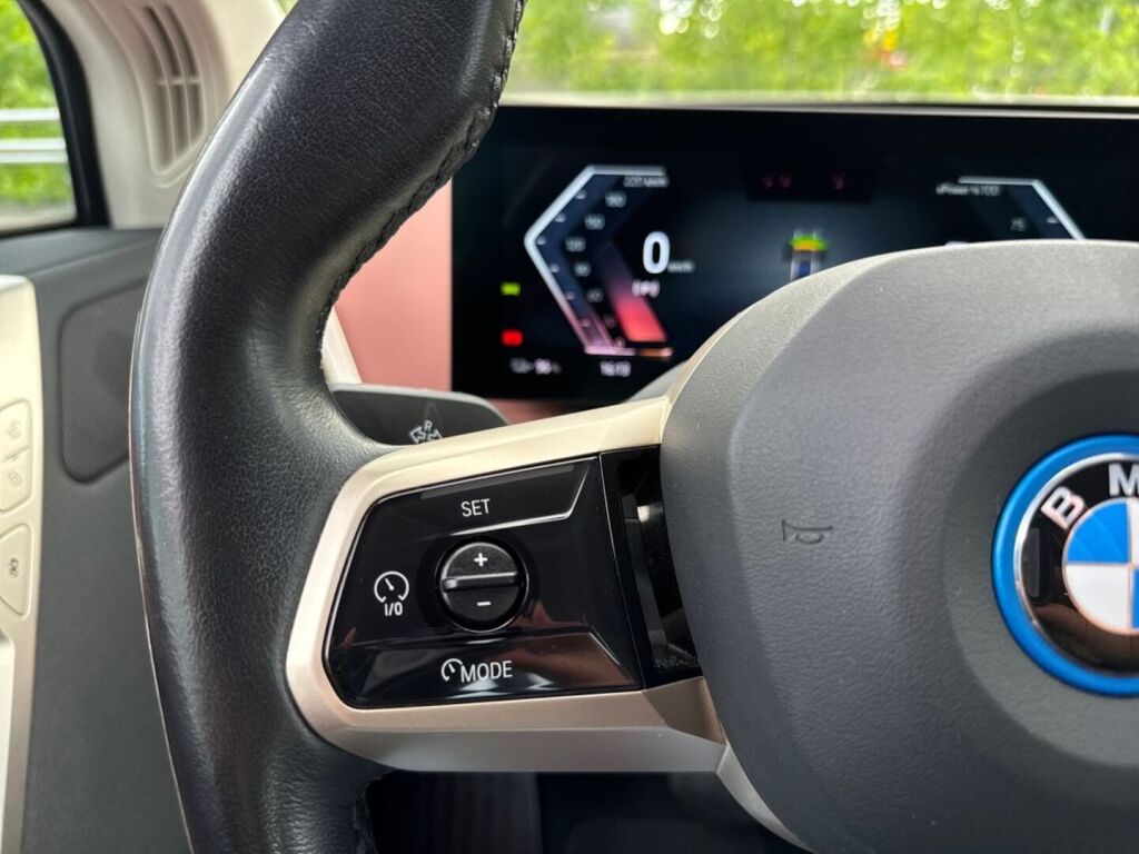 BMW iX 2022 Harmaa
