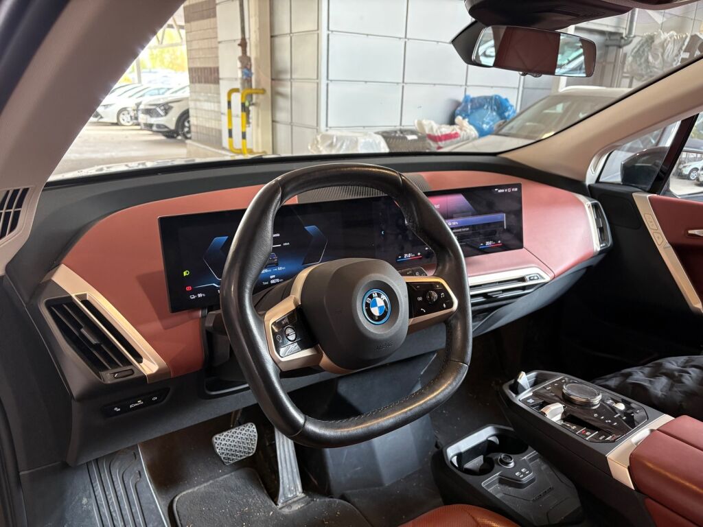 BMW iX 2022 Harmaa