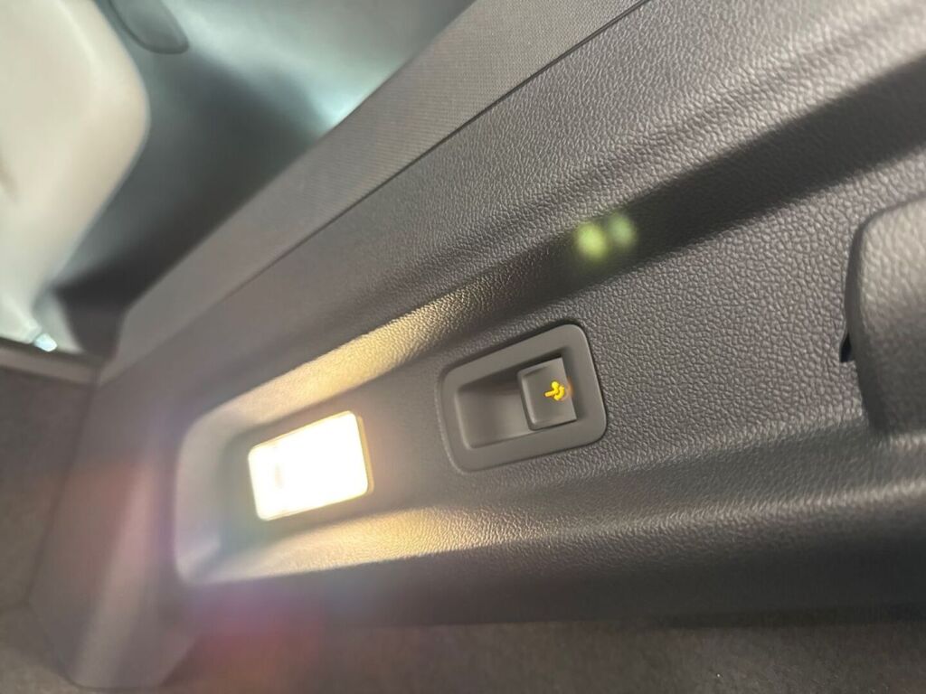 Ford Explorer 2025 Arctic Blue