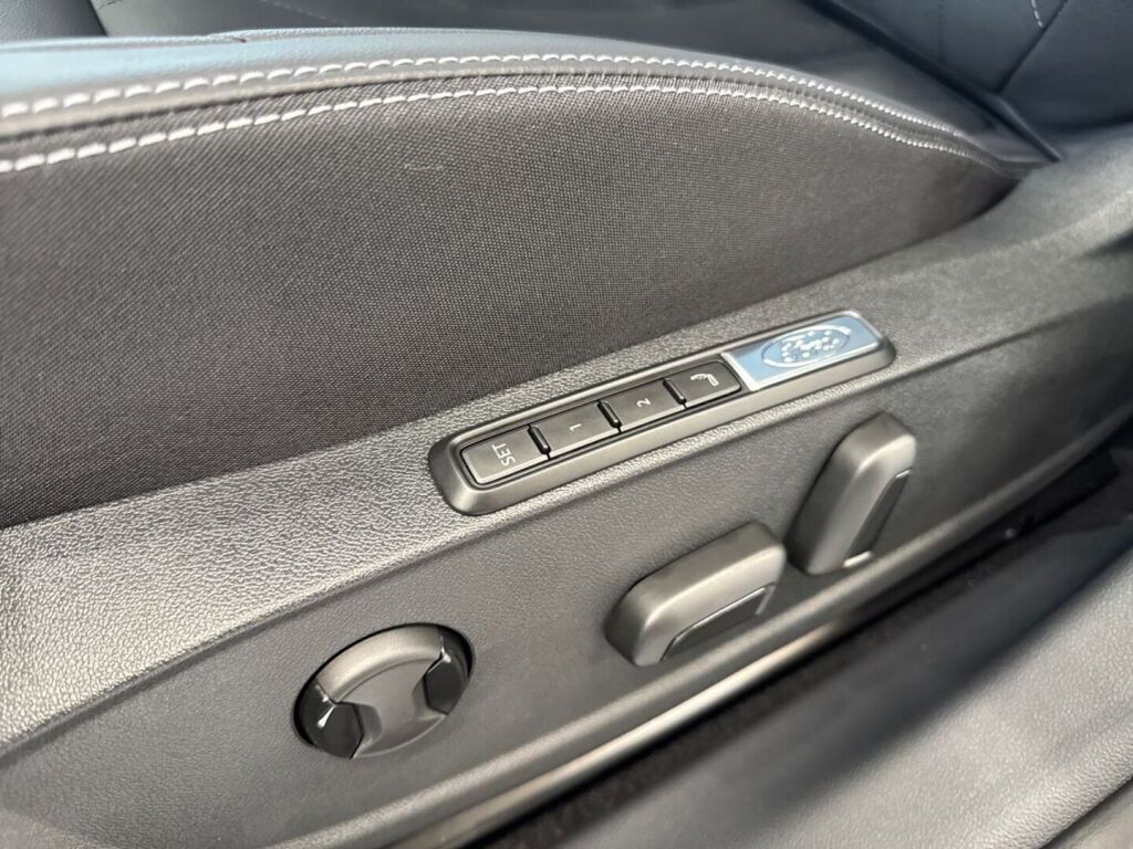 Ford Explorer 2025 Arctic Blue