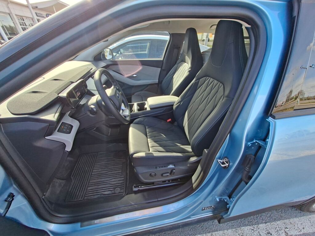 Ford Explorer 2025 Arctic Blue
