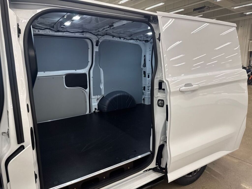 Ford Transit Custom 2026 Valkoinen