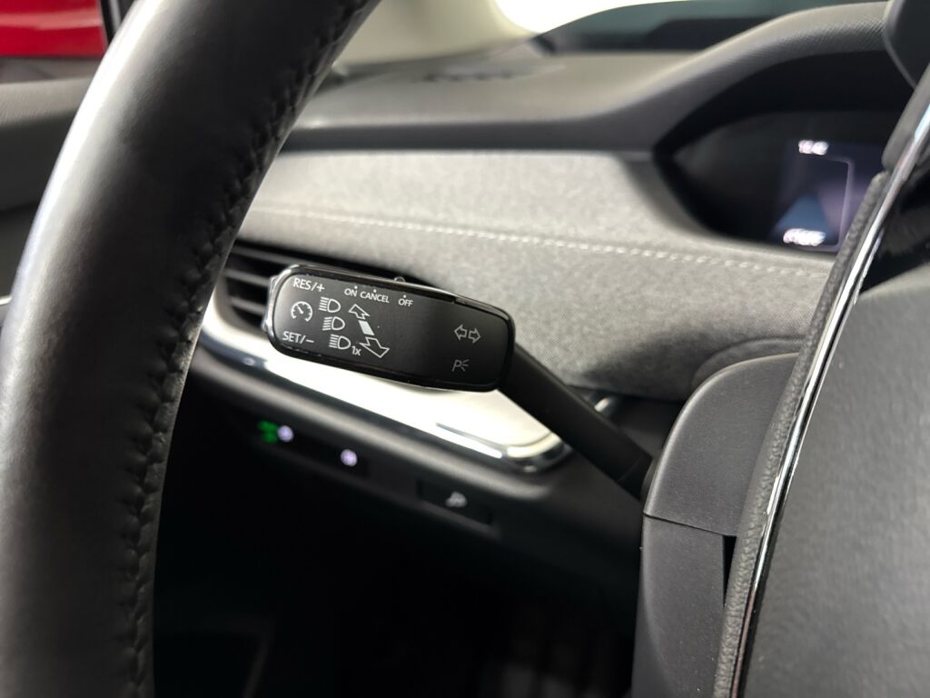 Skoda Enyaq 2021 Punainen