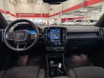 Volvo XC40 2023 met.sininen/musta katto