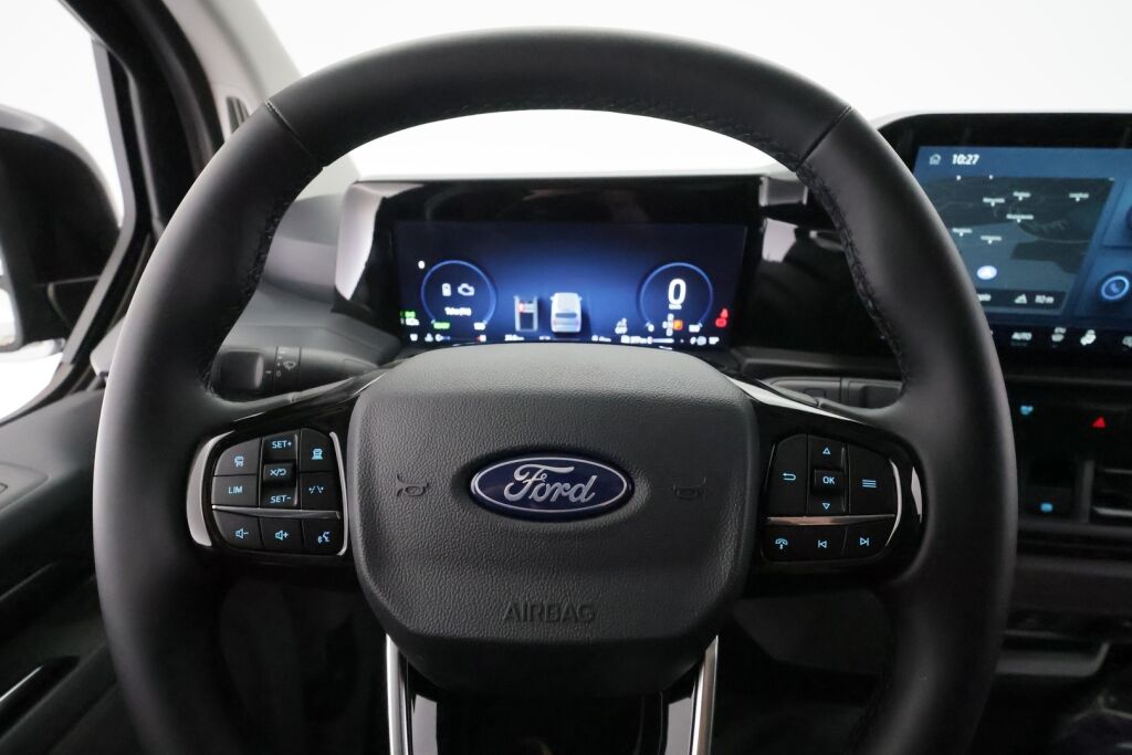 Ford Transit Custom 2025 Musta