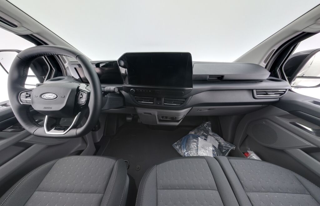 Ford Transit Custom 2025 Musta