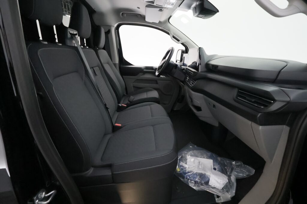 Ford Transit Custom 2025 Musta