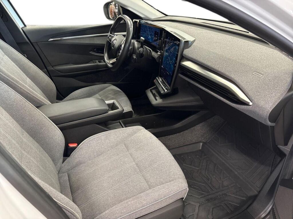 Renault Megane 2023 Valkoinen