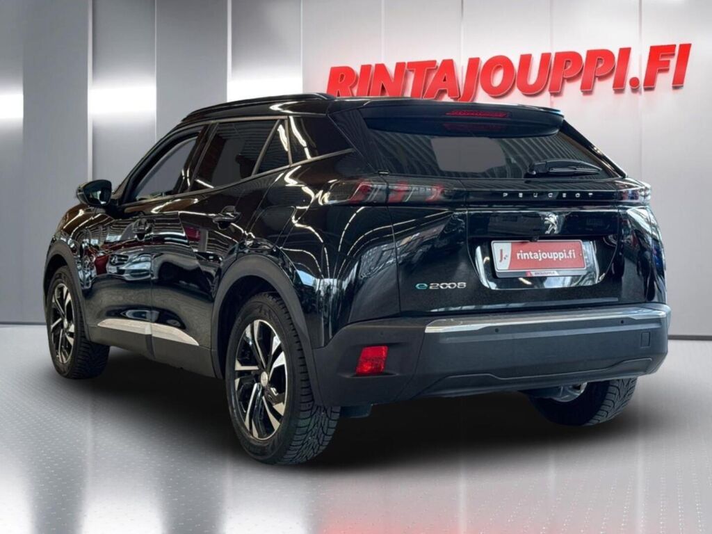 Peugeot e-2008 2022 Musta