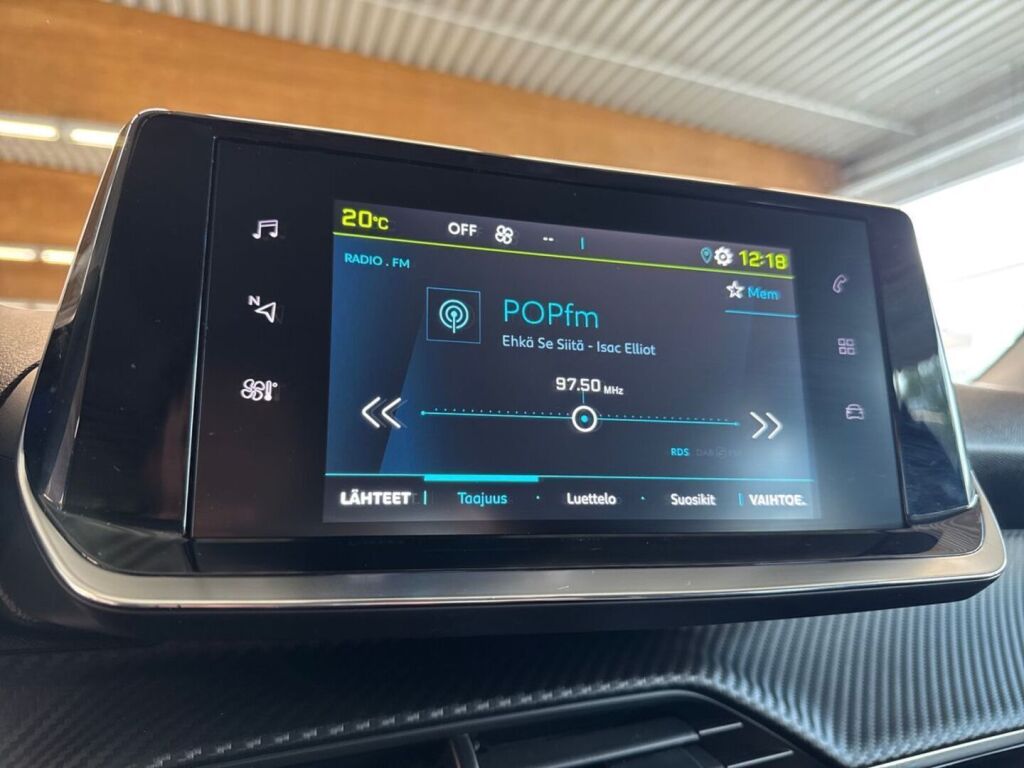 Peugeot e-2008 2022 Musta