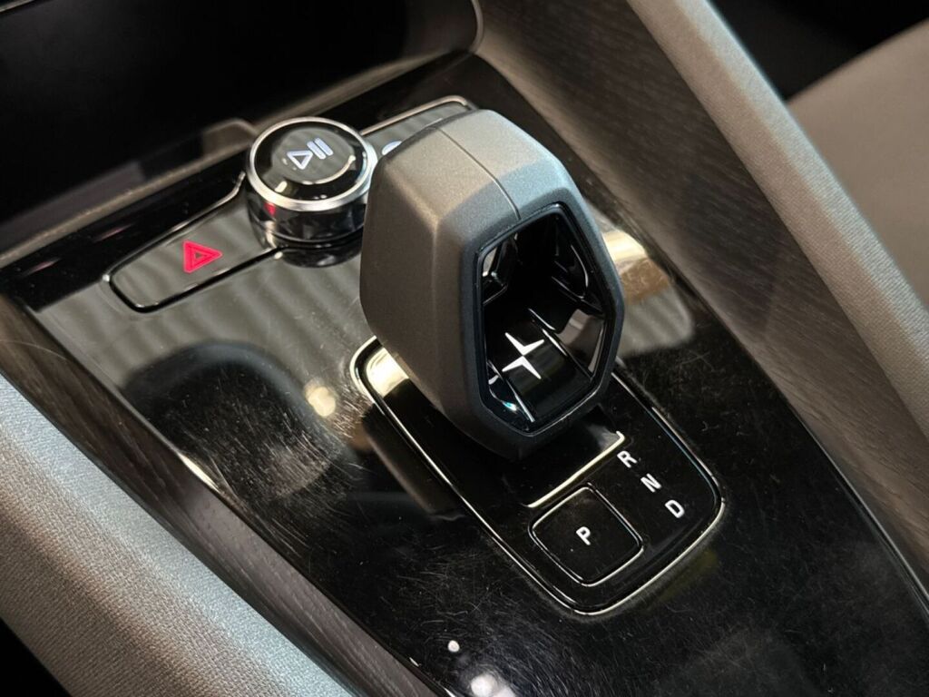 Polestar 2 2022 Harmaa