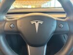 Tesla Model Y 2021 Punainen