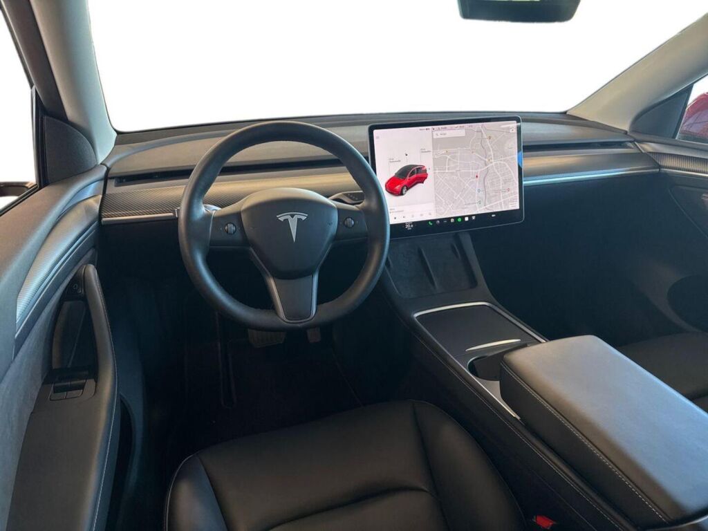 Tesla Model Y 2021 Punainen