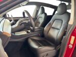 Tesla Model Y 2021 Punainen