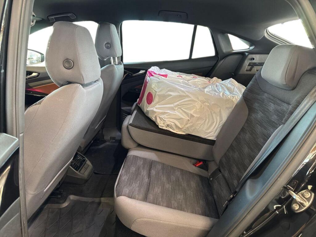 Volkswagen ID.5 2022 Musta