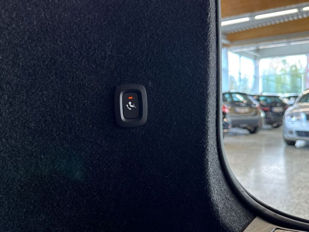 Volvo C40 2023 Sininen