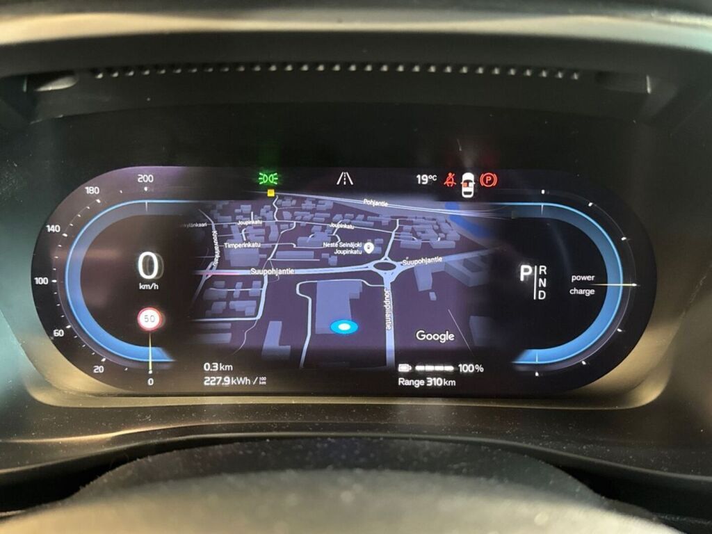 Volvo C40 2023 Sininen