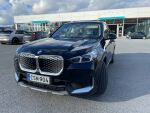 BMW iX1 2024 Musta