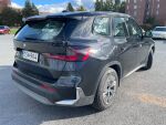 BMW iX1 2024 Musta