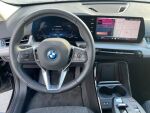 BMW iX1 2024 Musta