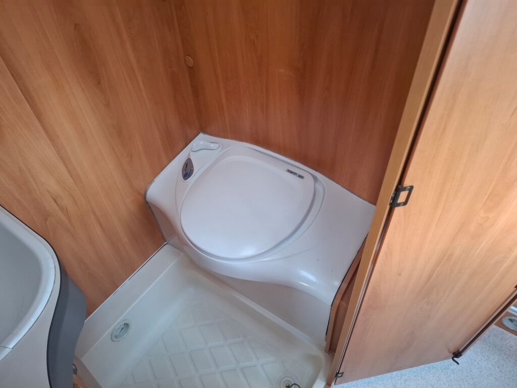 Knaus BOX STAR 540 2007 Valkoinen