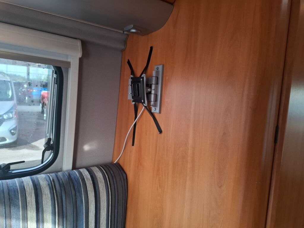 Knaus BOX STAR 540 2007 Valkoinen