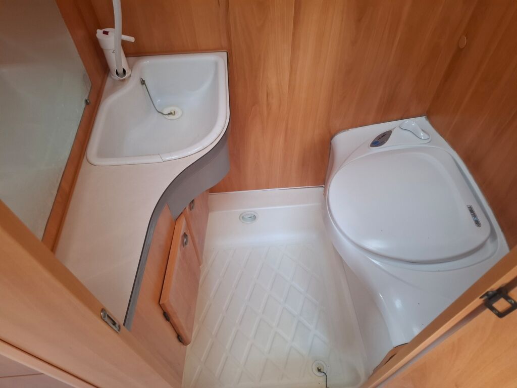 Knaus BOX STAR 540 2007 Valkoinen