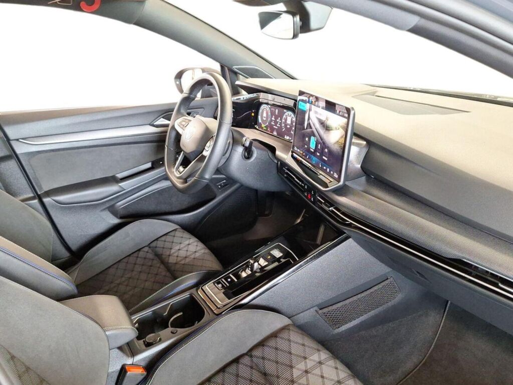 Volkswagen Golf 2025 Harmaa
