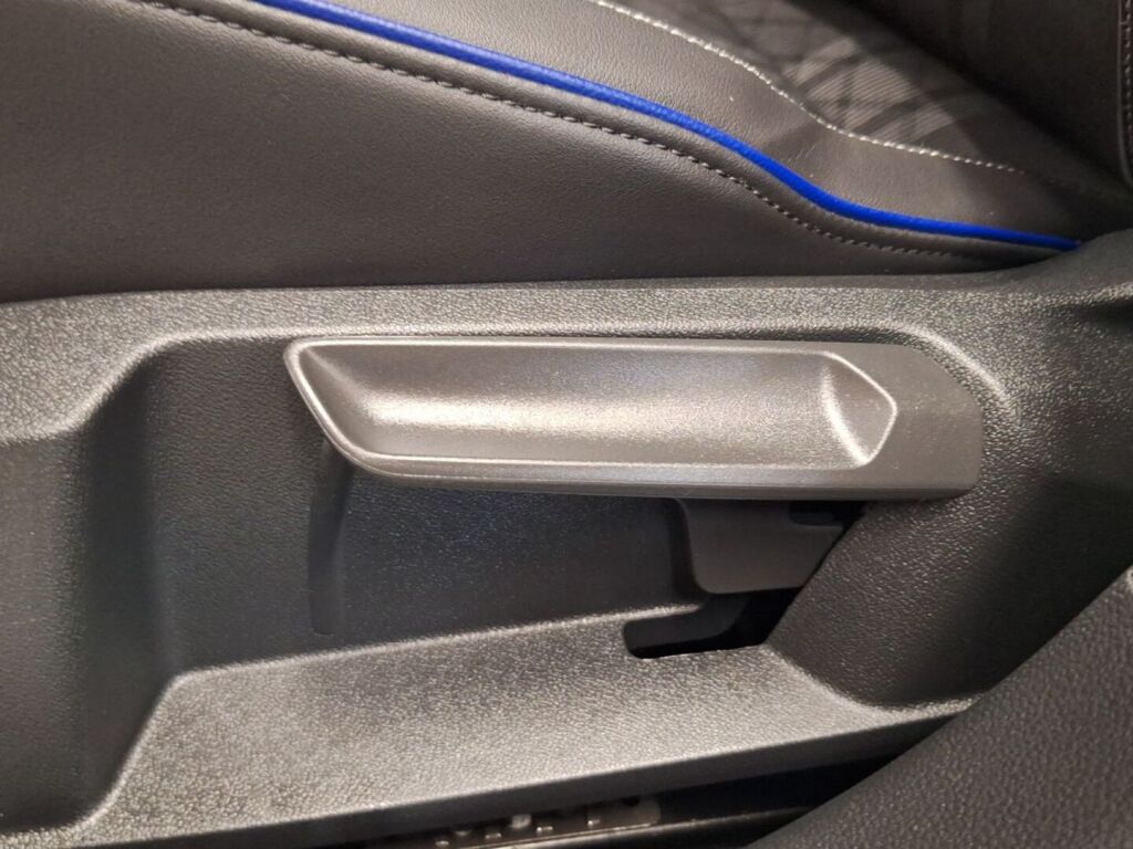 Volkswagen Golf 2025 Harmaa