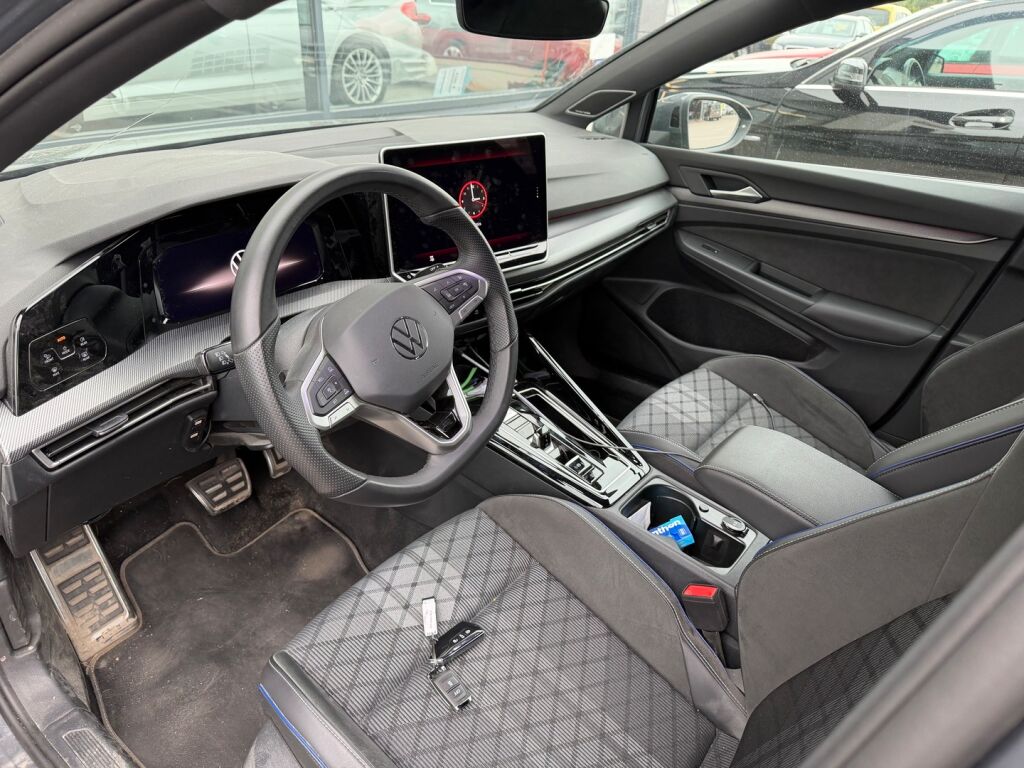 Volkswagen Golf 2025 Harmaa