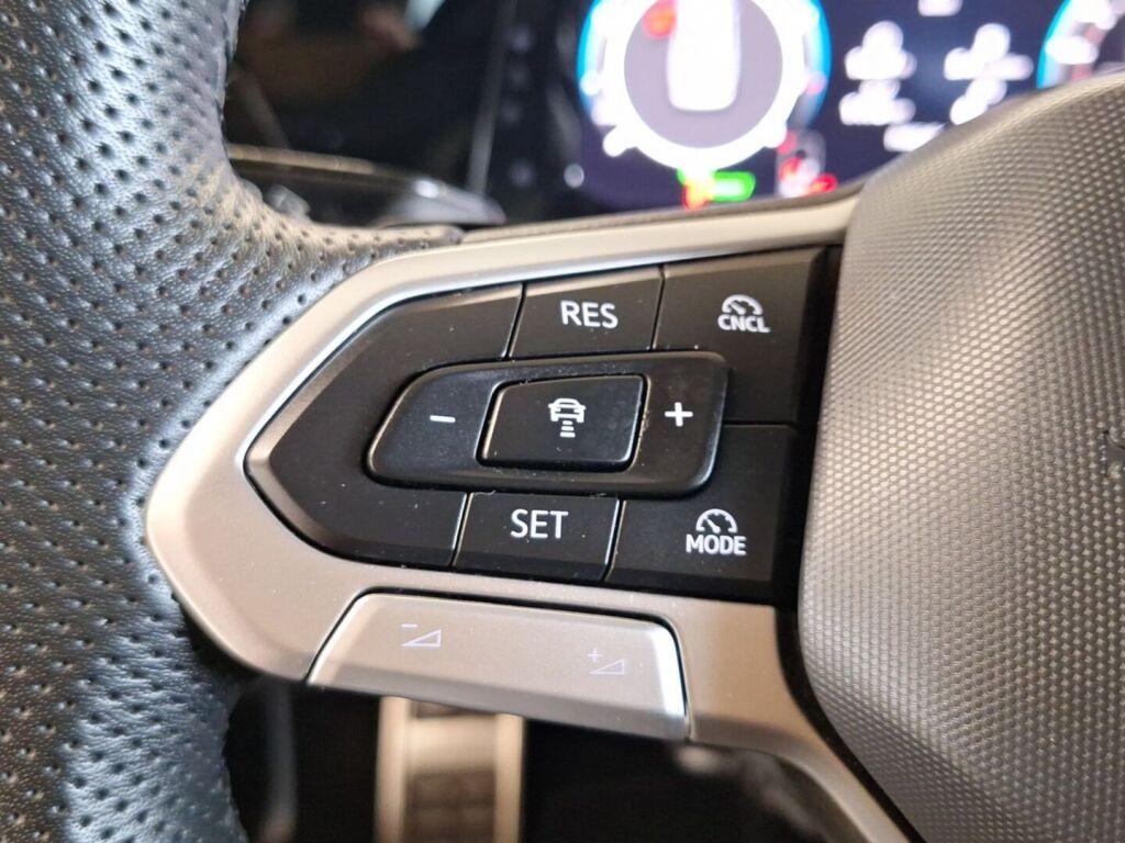 Volkswagen Golf 2025 Harmaa