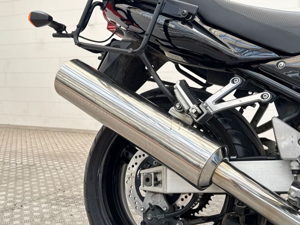 Suzuki GSF 2005 