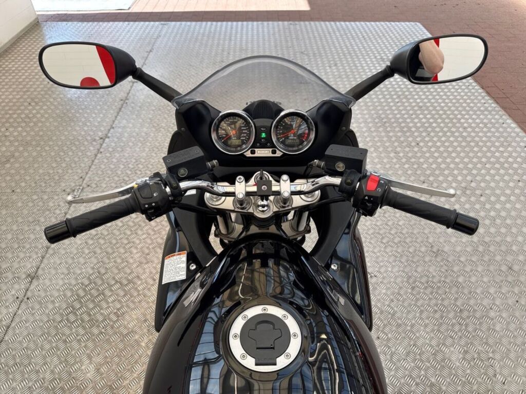 Suzuki GSF 2005 