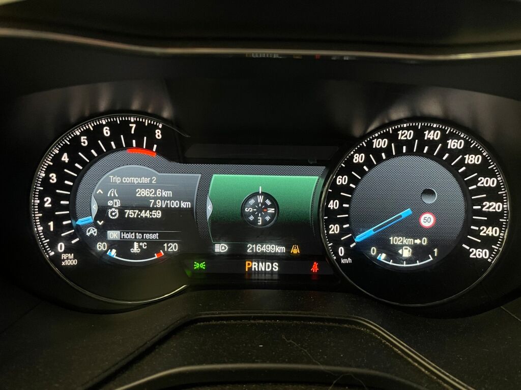 Ford Mondeo 2015 Punainen